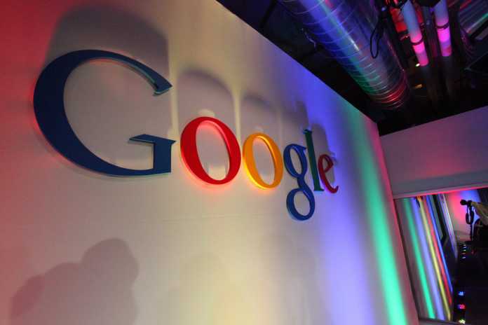 Francia multa a Google