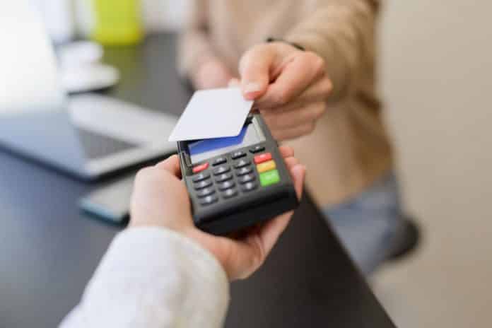 Fallo de seguridad permite a las personas saltarse el PIN de las tarjetas bancarias