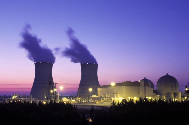 Microreactores nucleares y su papel en la infraestructura de recarga de los vehículos eléctricos pesados